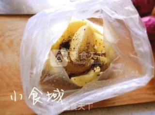 简单生活【黑胡椒烤薯角】的做法步骤：2