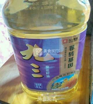 脆炸花生米的做法步骤：2