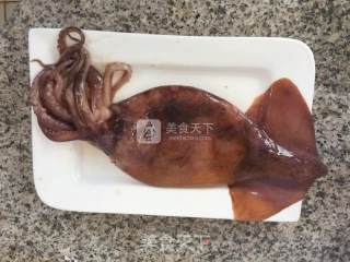 烤鱿鱼的做法步骤：1
