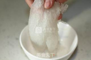 燕窝挑毛泡发的做法步骤：3