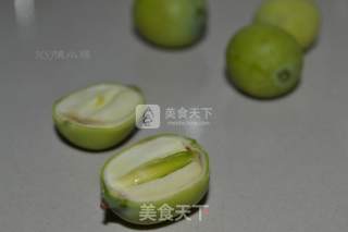 耗油烩鲜莲草菇的做法步骤：1