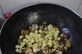 耗油烩鲜莲草菇的做法步骤：13