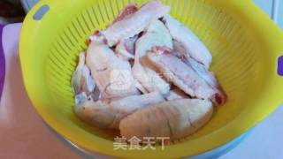 椰香咖喱鸡翅的做法步骤：1