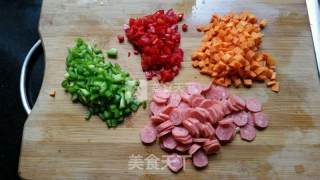 什锦炒饭的做法步骤：1