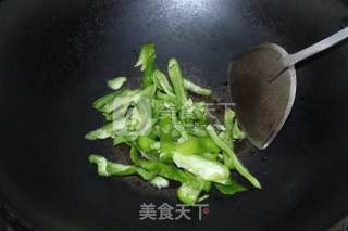 辣椒炒西瓜皮的做法步骤：4