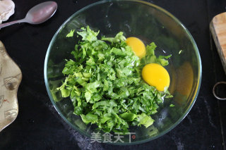芹菜叶蛋饼的做法步骤：2