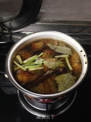 晶晶亮的【外婆红烧肉】的做法步骤：4