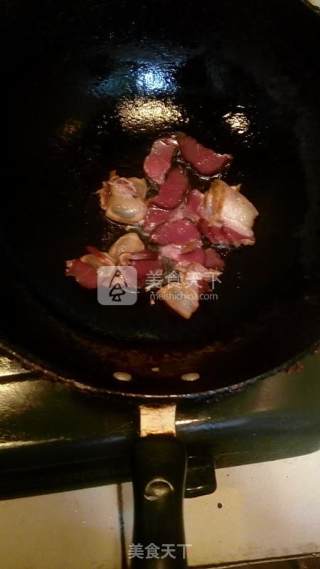 腊肉炒芦笋的做法步骤：6