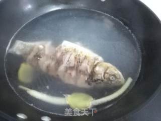 鲫鱼冬瓜汤的做法步骤：3