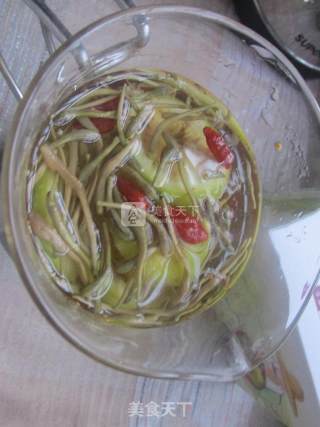 金银花枸杞果茶的做法步骤：5