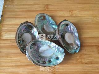 蒜香鲍鱼的做法步骤：2