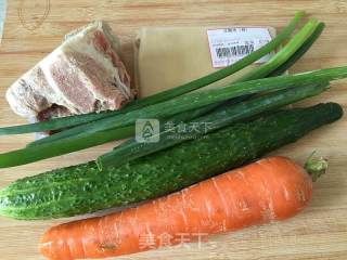 豆腐皮卷三丝的做法步骤：1