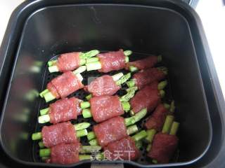 芦笋牛肉卷的做法步骤：10