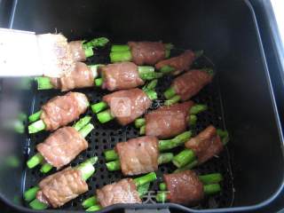 芦笋牛肉卷的做法步骤：12