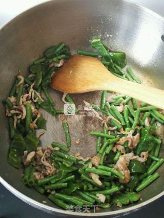 豇豆炒肉的做法步骤：9
