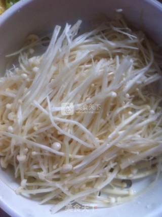 炝拌金针菇的做法步骤：2