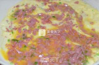 鸡蛋香肠三明治的做法步骤：2