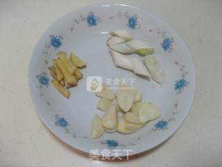 红烧黄花鱼的做法步骤：2