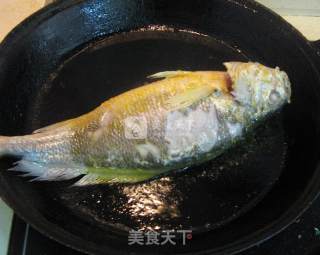 红烧黄花鱼的做法步骤：4