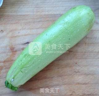 素炒西葫芦的做法步骤：1
