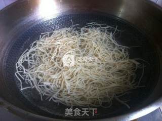 拌酸辣干丝的做法步骤：3