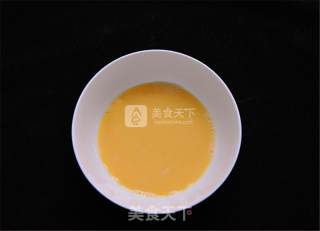 趣味虾皮蛋羹的做法步骤：2
