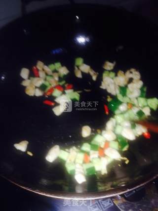 宫爆鸡丁的做法步骤：5