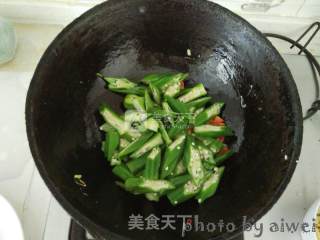 秋葵炒鸡蛋的做法步骤：8