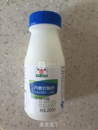 火龙果酸奶汁的做法步骤：2