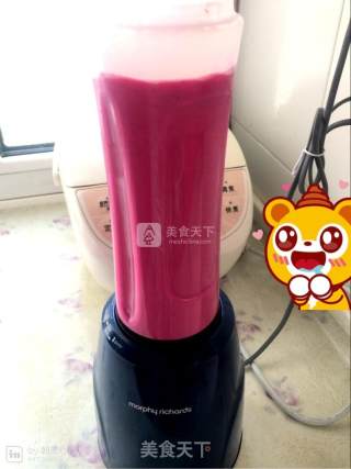 火龙果酸奶汁的做法步骤：3