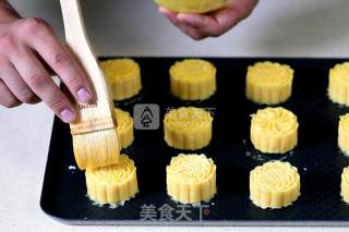 德普烤箱食谱—半岛奶黄月饼的做法步骤：11