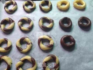 巧克力双色饼干的做法步骤：10