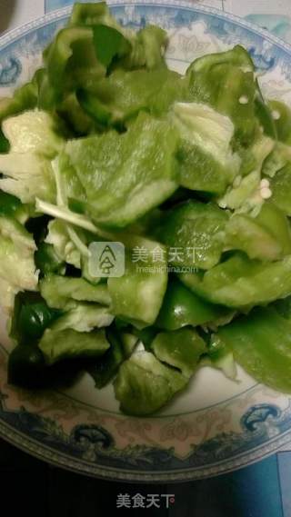 青椒炒腊肉的做法步骤：4