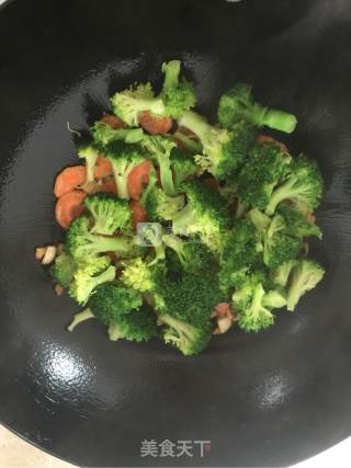早餐蔬菜—蒜蓉西兰花的做法步骤：5