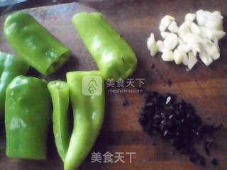 虎皮辣椒的做法步骤：1