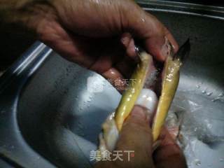 清蒸黄骨鱼的做法步骤：1