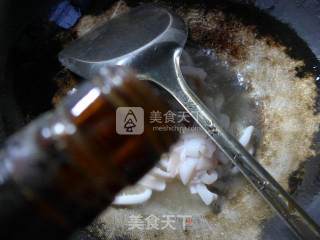 双韭海鲜炒面的做法步骤：2