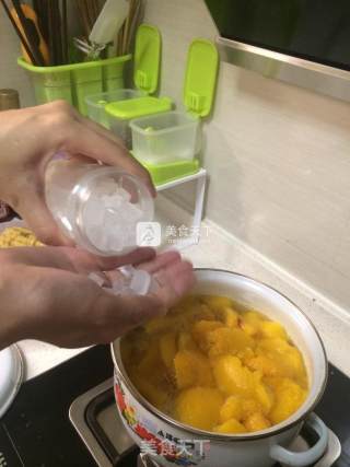 黄桃罐头的做法步骤：6
