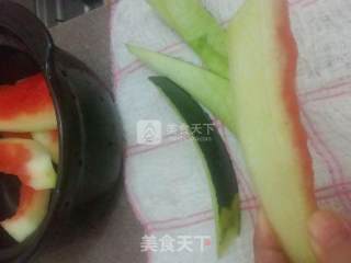 西瓜皮柠檬特饮的做法步骤：2