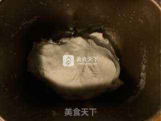 第一次做就成功的韭菜盒子的做法步骤：1