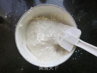 腊肠饼子的做法步骤：2