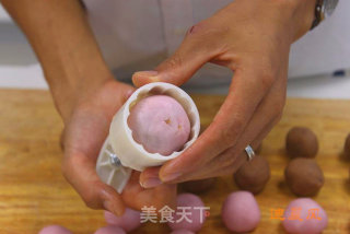 板栗蓉冰皮月饼的做法步骤：8