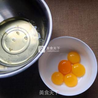 斑马纹戚风蛋糕的做法步骤：1