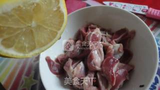 爆鸡胗的做法步骤：1