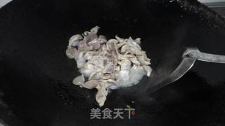 爆鸡胗的做法步骤：2