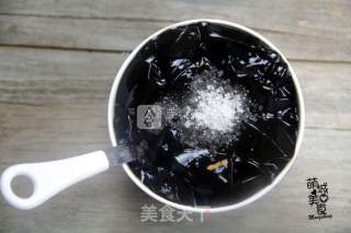 夏季解暑必吃--龟苓膏的做法步骤：5