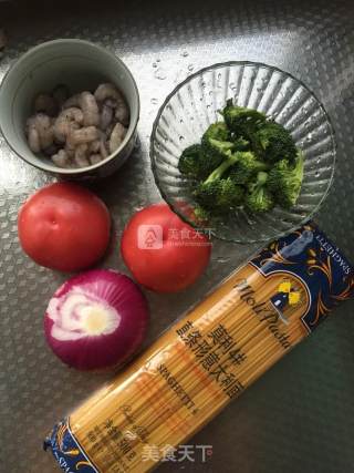 意大利面的做法步骤：1