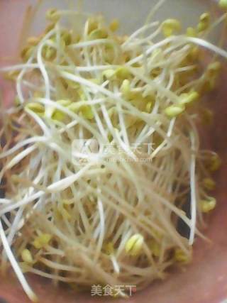 韭菜炒黄豆芽的做法步骤：1