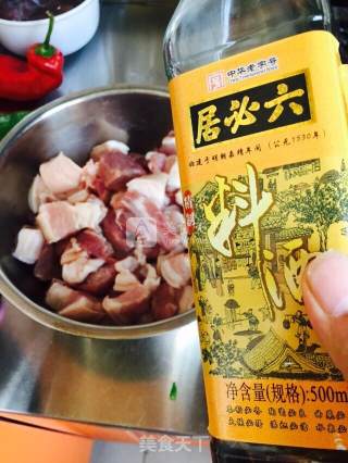 私房红烧肉的做法步骤：1