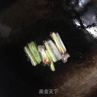 葱油鸡蛋饼的做法步骤：3